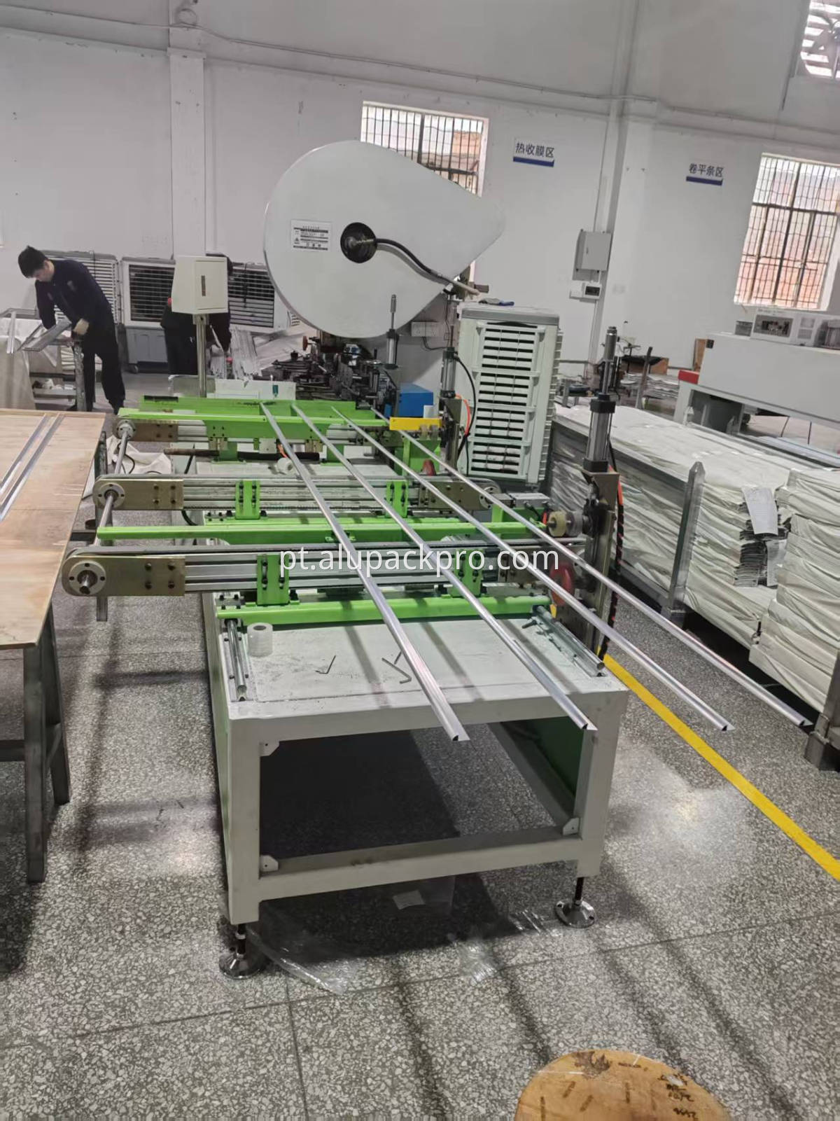 Automatic punching machine